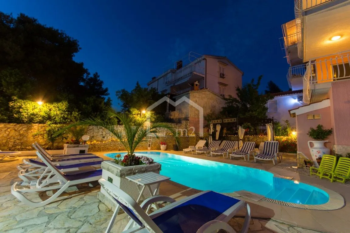 apartmanska kuća bazen i blizina mora - slika 15