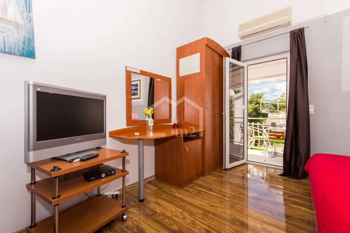 apartmanska kuća bazen i blizina mora - slika 31