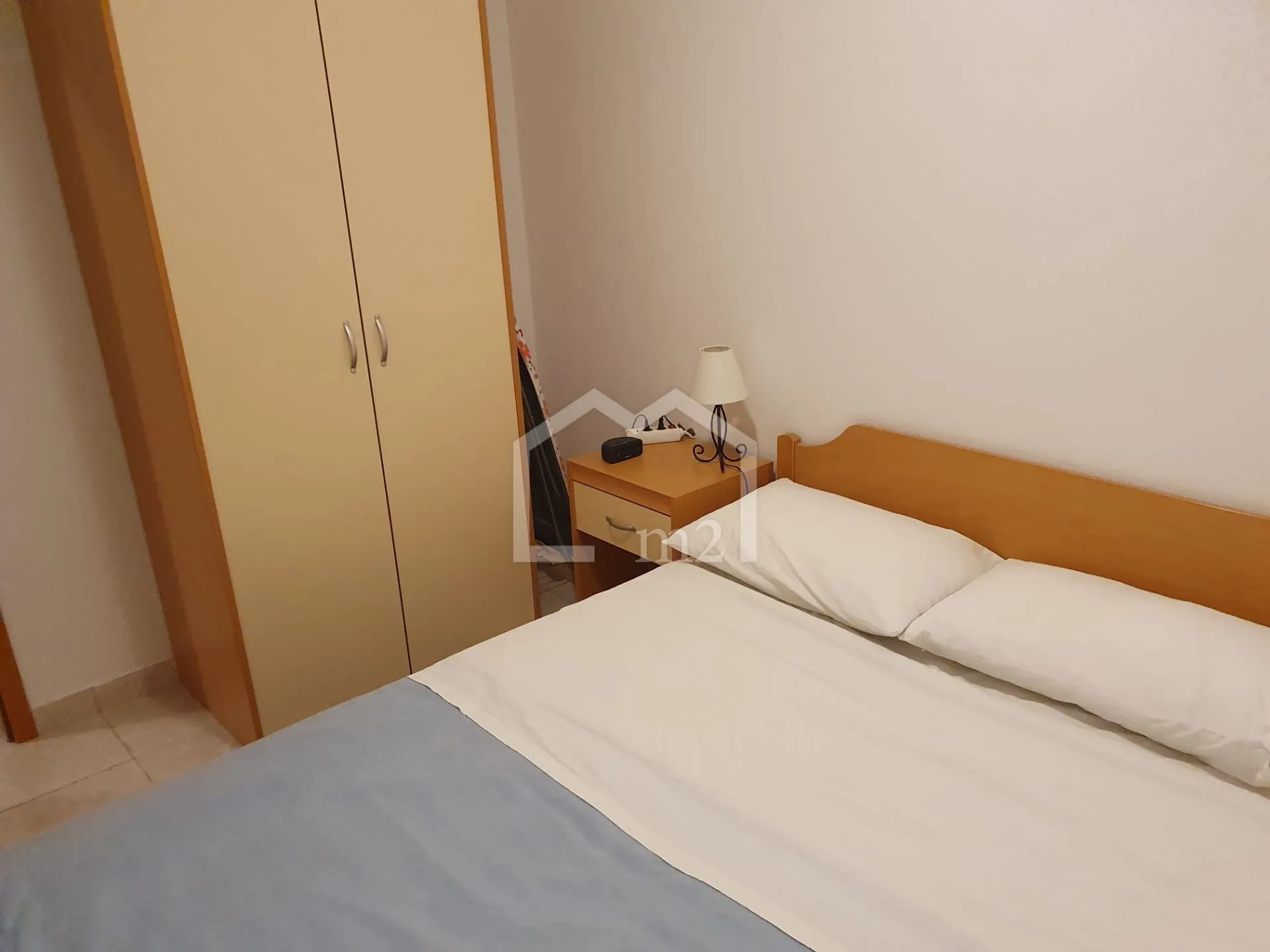 dvosoban stan - pogled i parking - slika 5