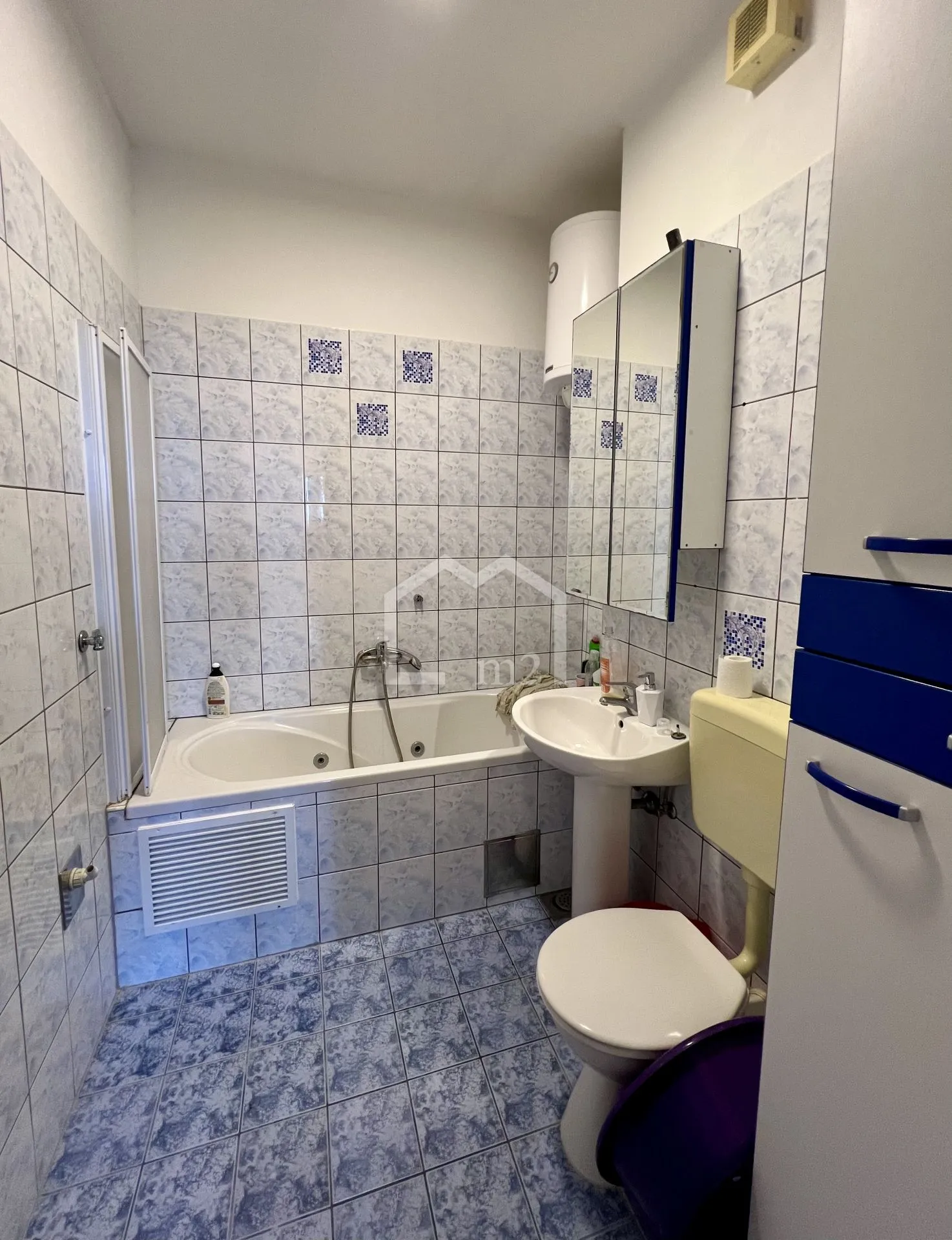 komforan trosoban i garaža - slika 12