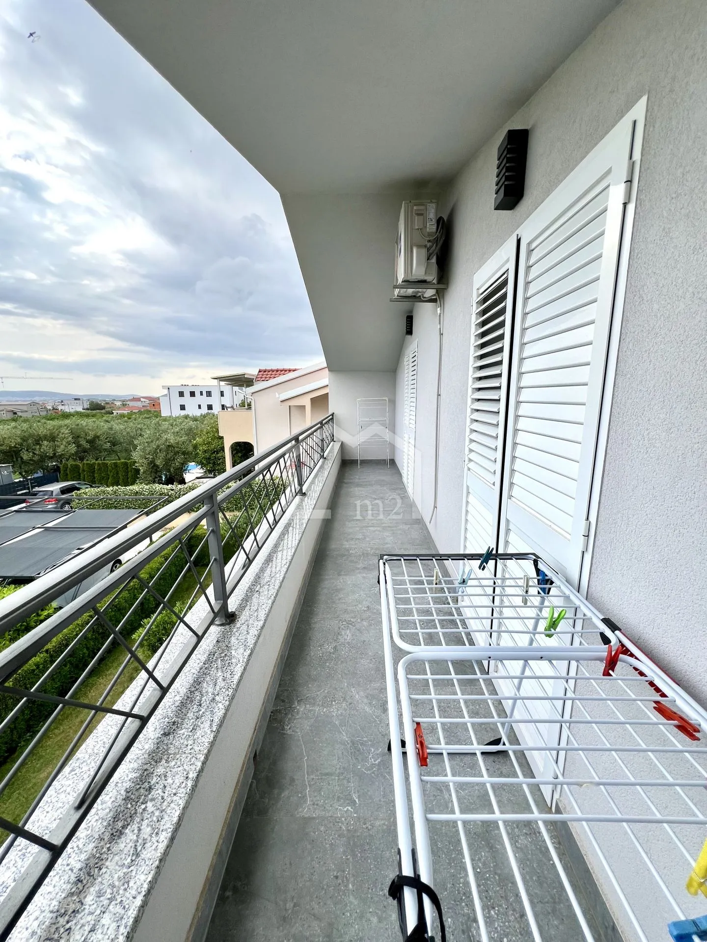 kuća - velika okućnica i pogled na more - slika 39