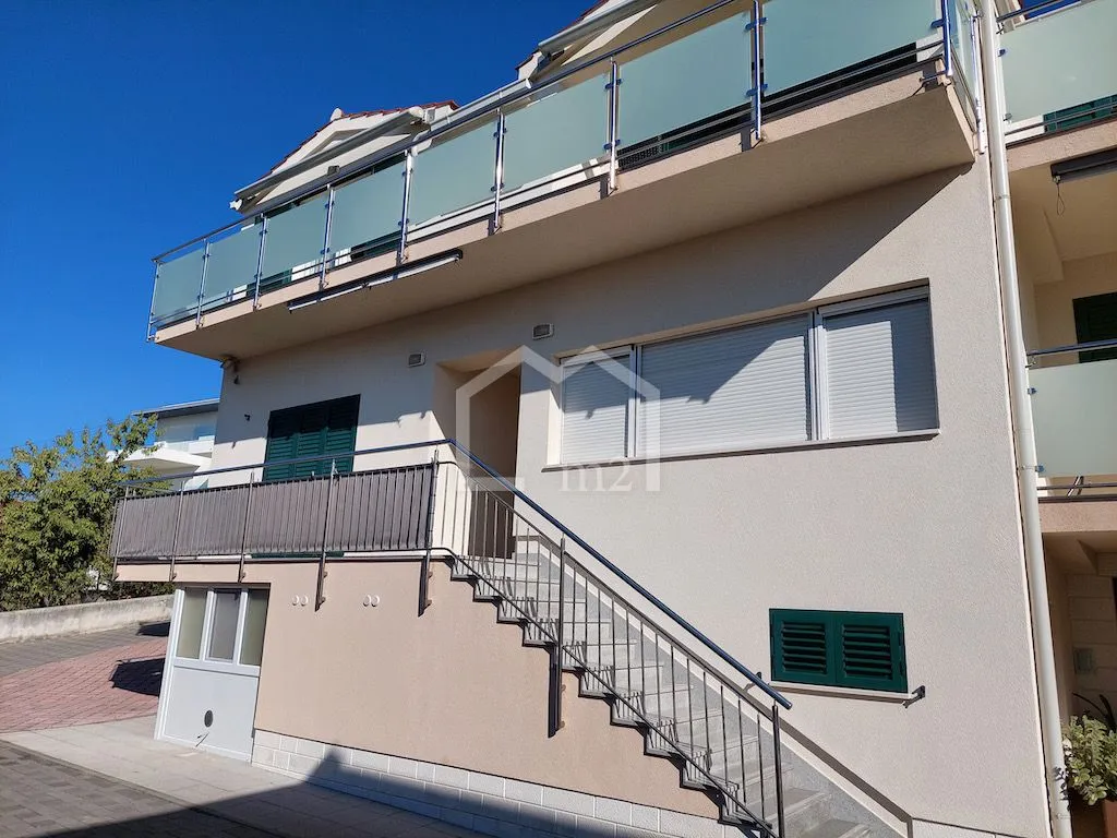 apartmanska kuća - blizina mora - slika 9