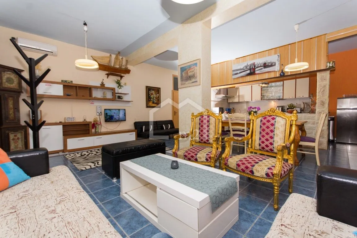 apartmanska kuća bazen i blizina mora - slika 7