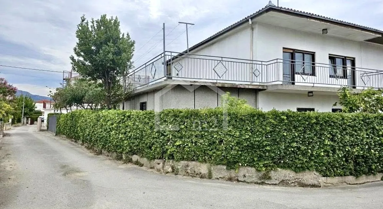 samostojeća katnica parking i okućnica - slika 2