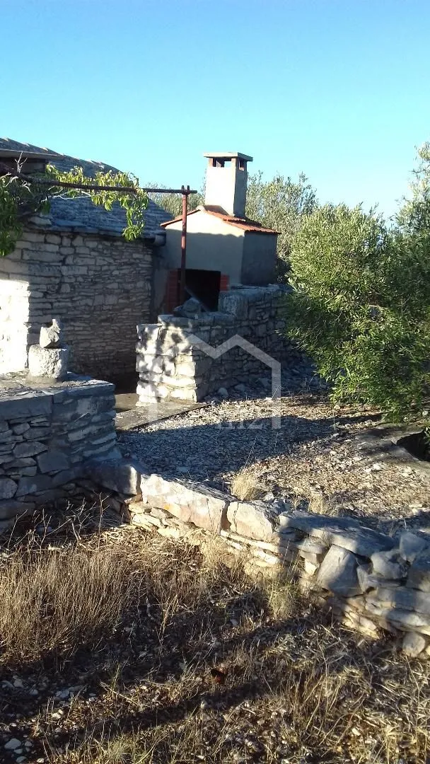 poljoprivredno s 2 kućice - slika 5