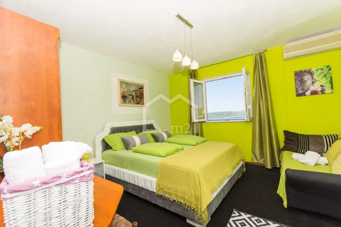 apartmanska kuća bazen i blizina mora - slika 21