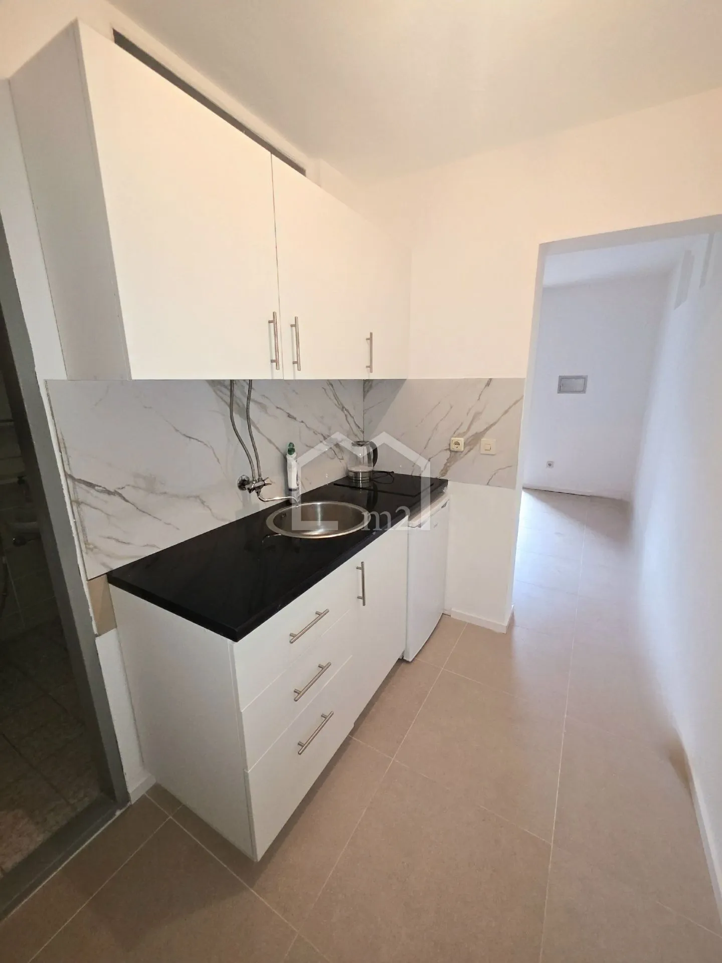 otvoren pogled-apartmanska kuća - slika 12