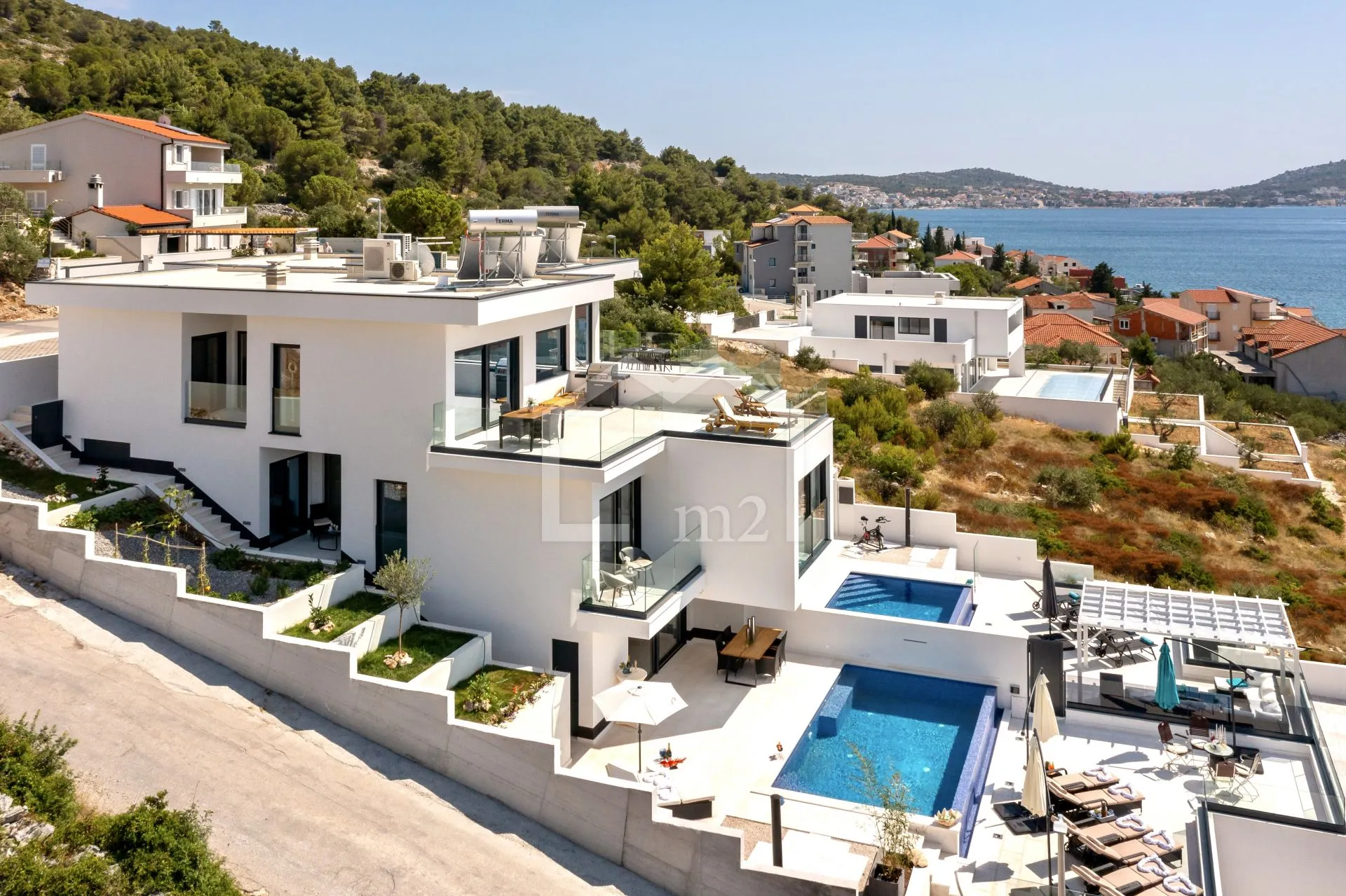 villa sa bazenom blizina mora - slika 2