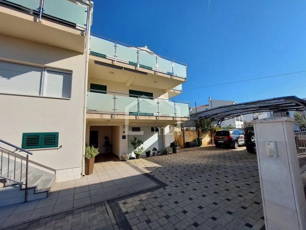 apartmanska kuća - blizina mora - slika 8
