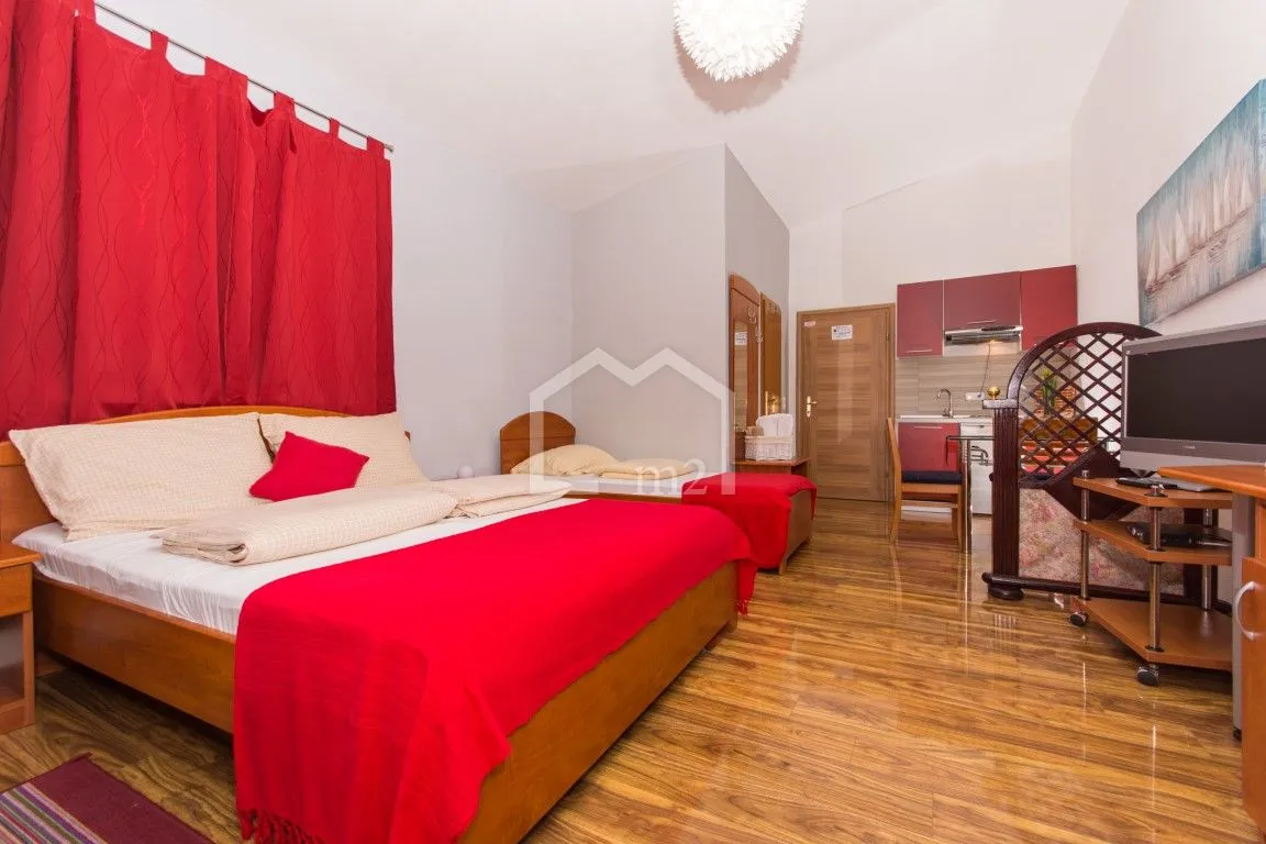 apartmanska kuća bazen i blizina mora - slika 19