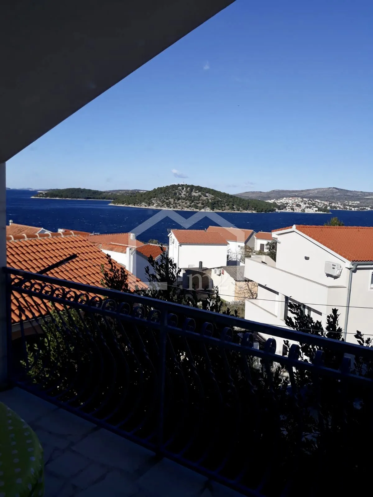 apartmanska kuća blizina mora - s vezom za brod - slika 3