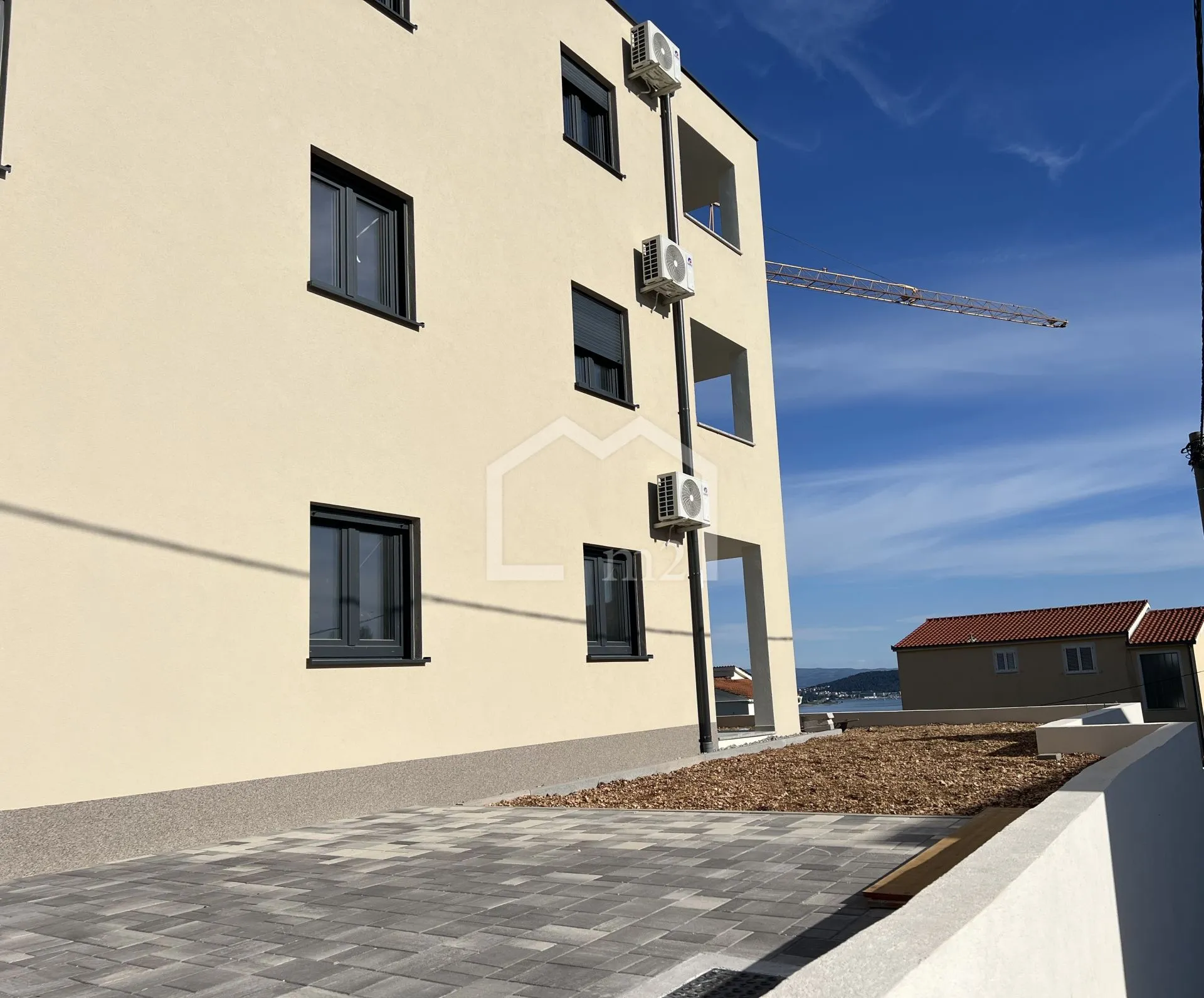 novogradnja četverosoban stan i parking - slika 9