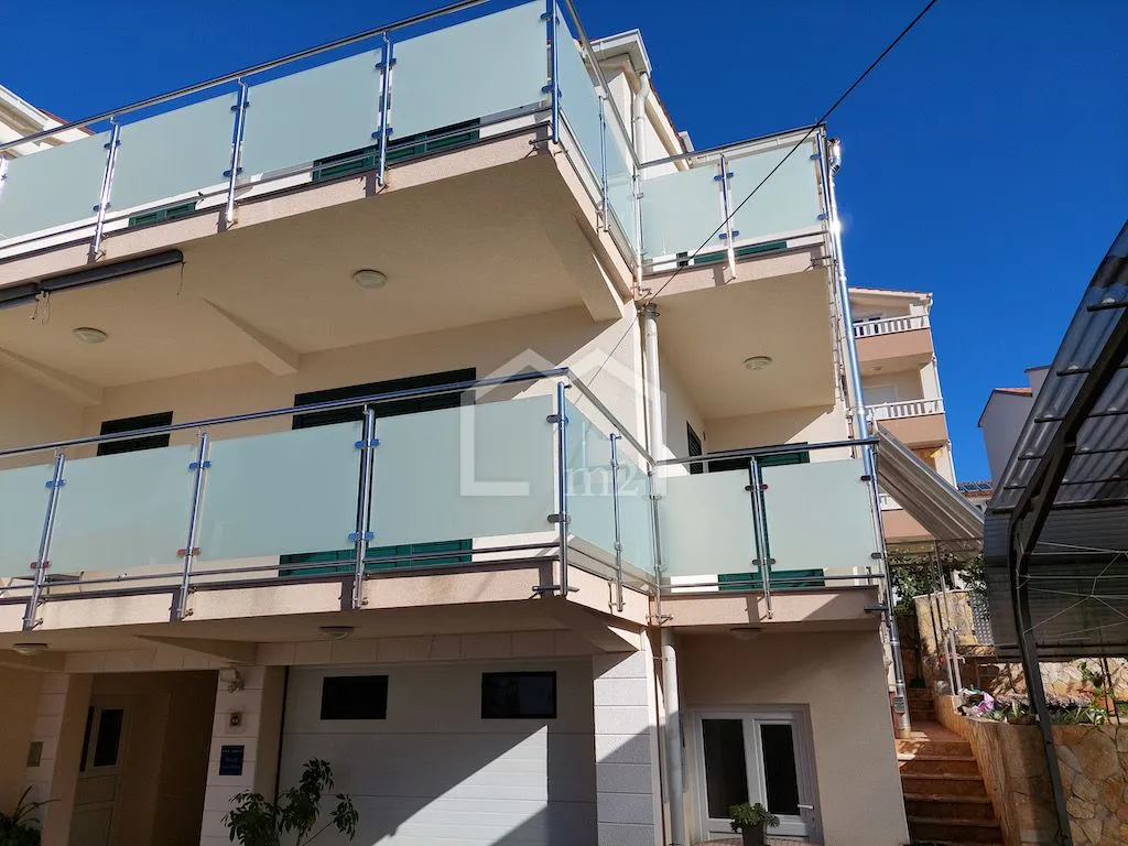 apartmanska kuća - blizina mora - slika 11