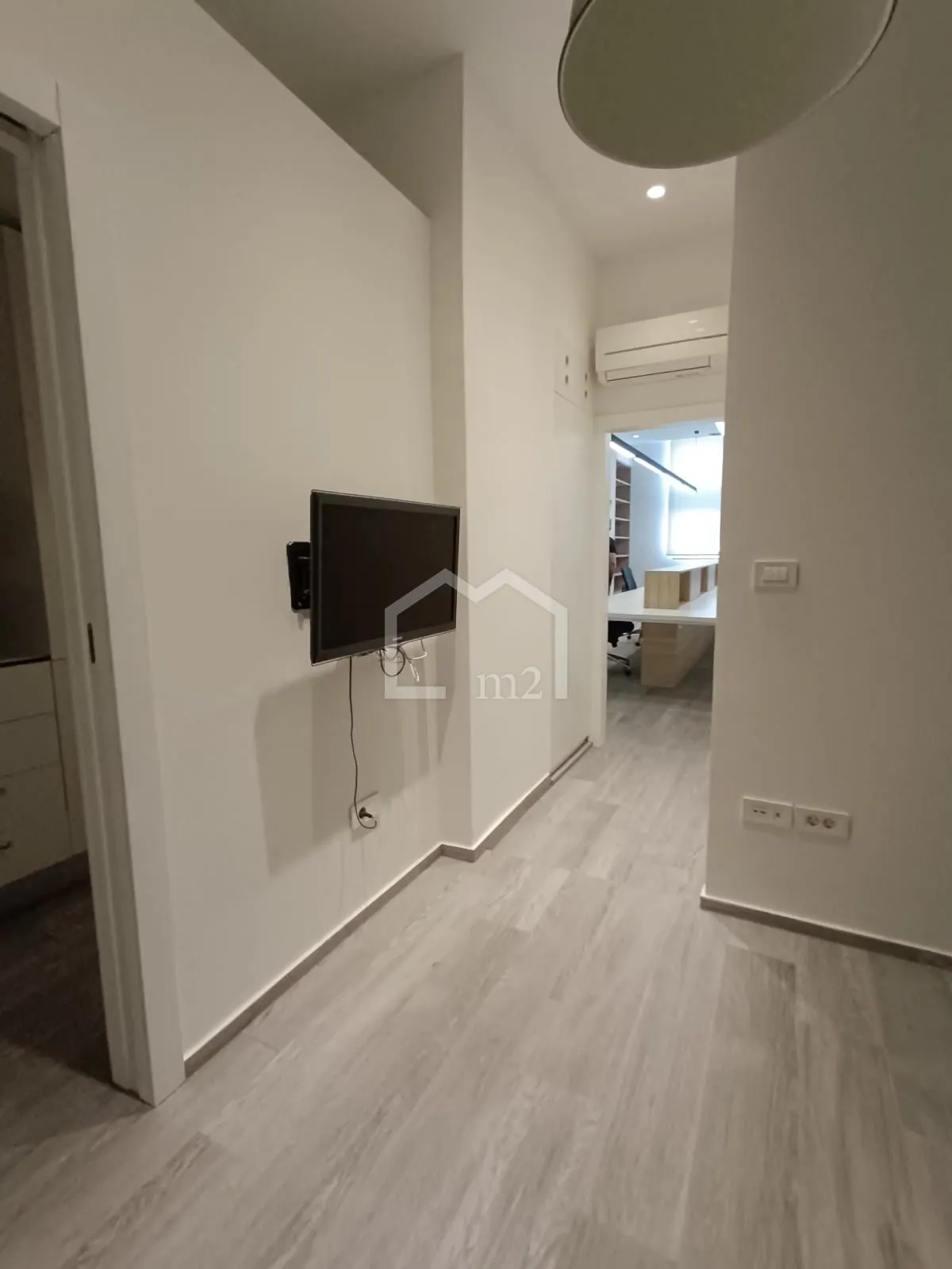 moderno uređen uredski prostor - slika 8