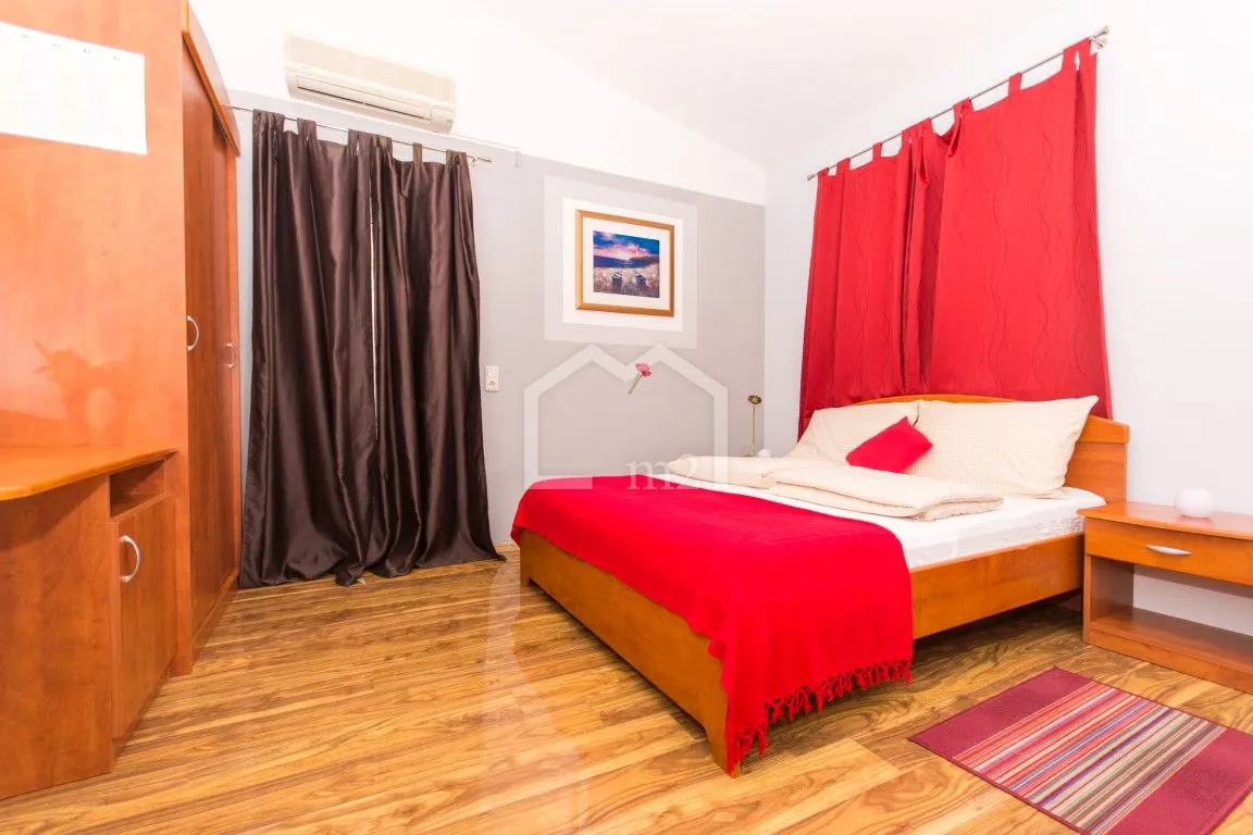 apartmanska kuća bazen i blizina mora - slika 28