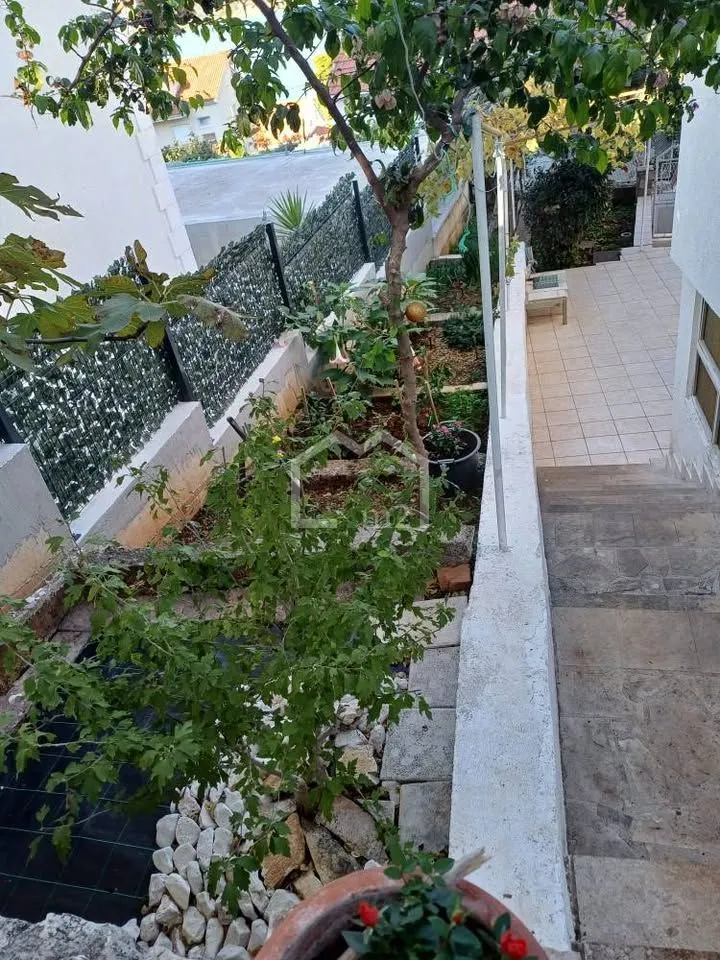samostojeća kuća pogled i blizina mora - slika 11