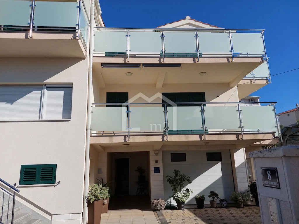 apartmanska kuća - blizina mora - slika 12
