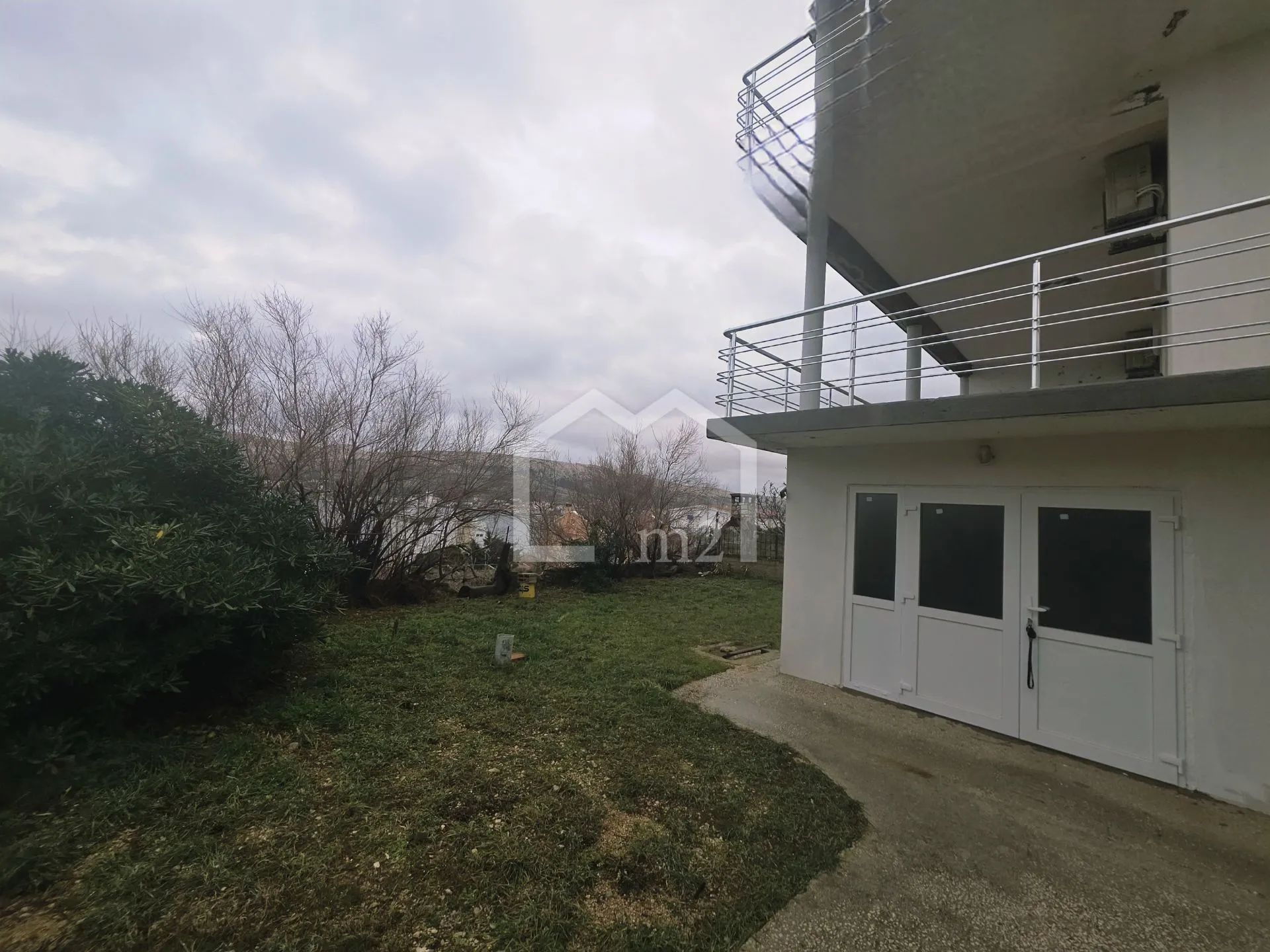 otvoren pogled-apartmanska kuća - slika 6