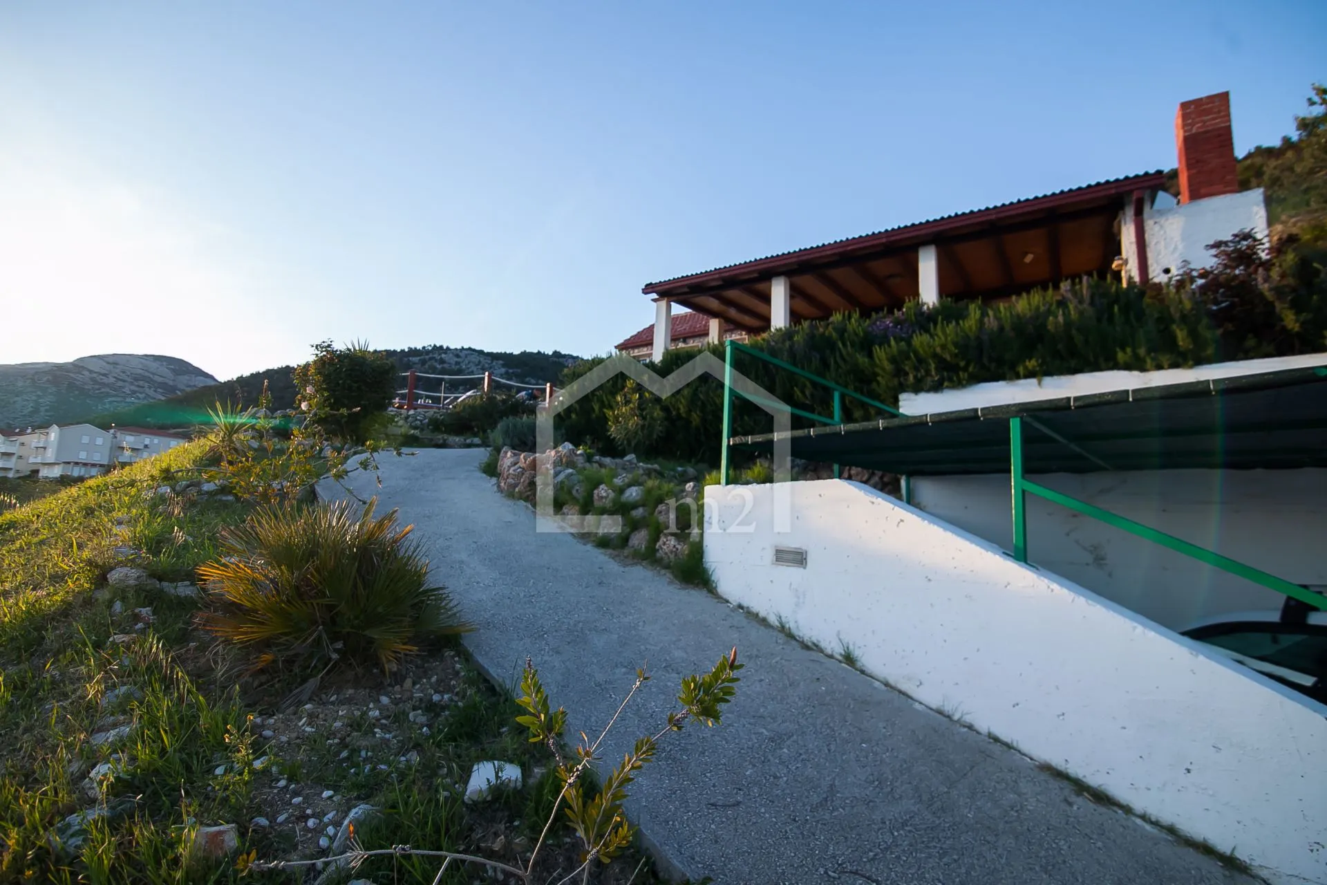 kuća s pogledom i velikim vrtom bol - slika 9