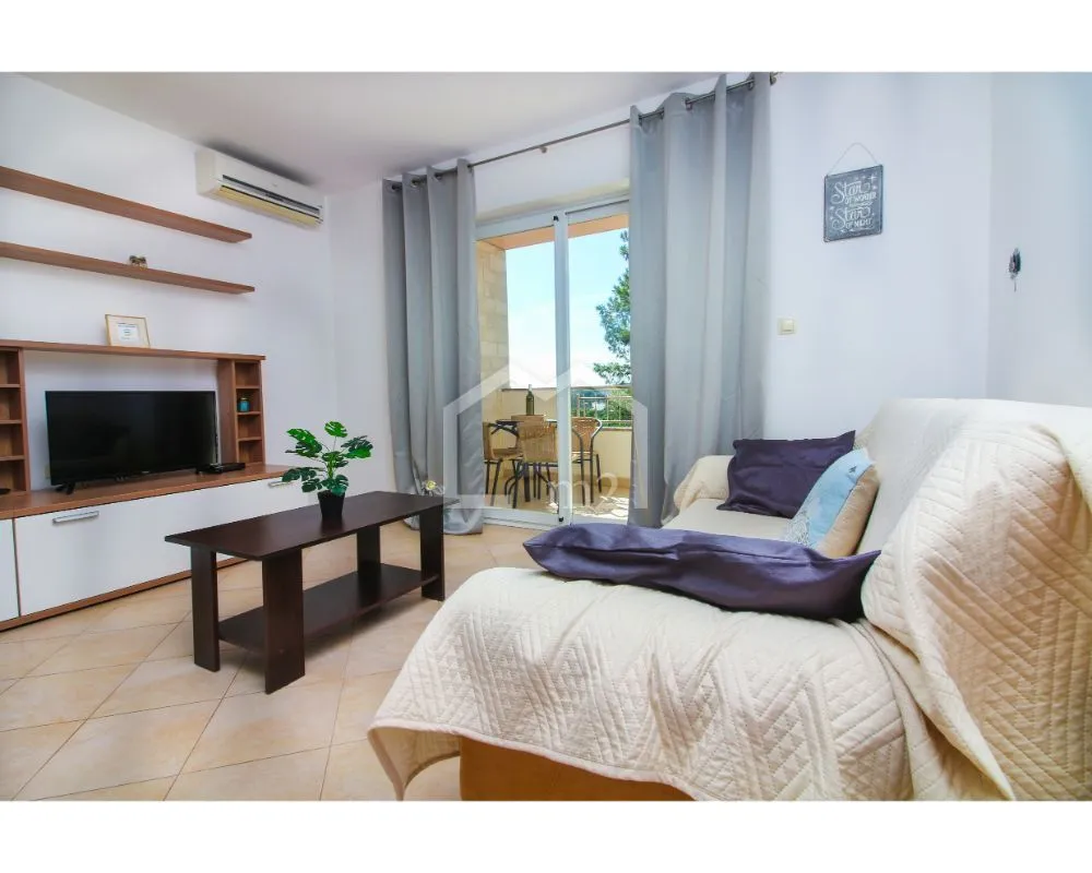 apartmanska kuća bazen i blizina mora - slika 10