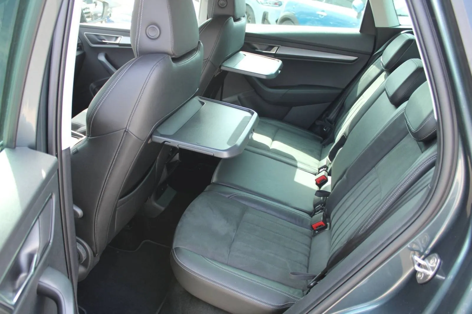 škoda karoq 1.6 tdi dsg style *led, navigacija, kamera* - slika 12