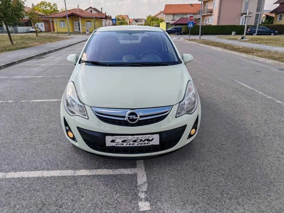 opel corsa 1,3 cdti,2011 god,143000 km,kartice - slika 2