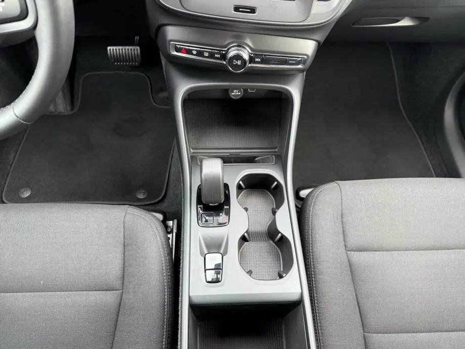 volvo xc40 b3 automatik °virtual°navi°led°kamera°leasing bez učešća° - slika 15