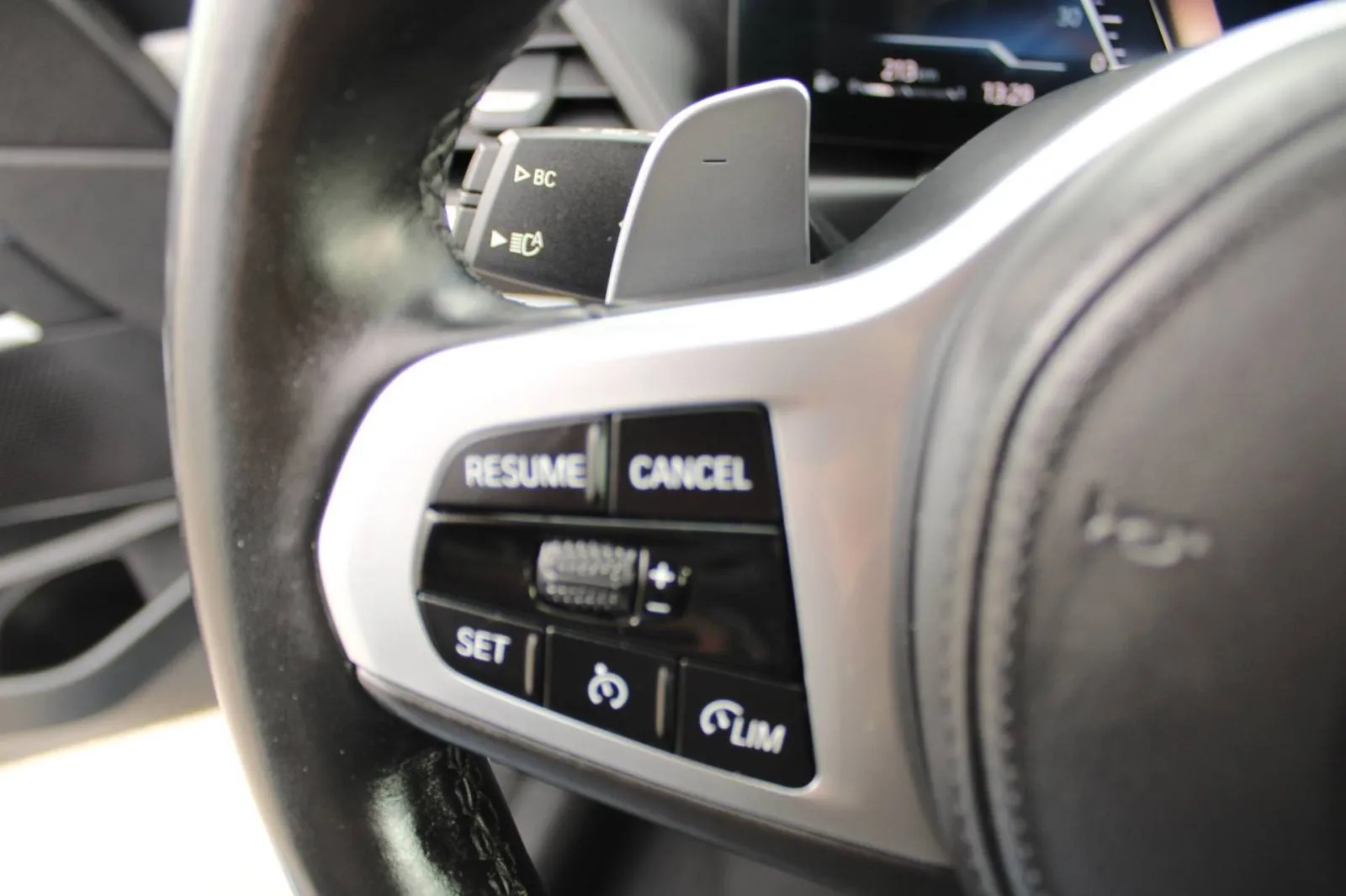bmw serija 3 318i automatik m paket *led, navigacija, kamera* - slika 22