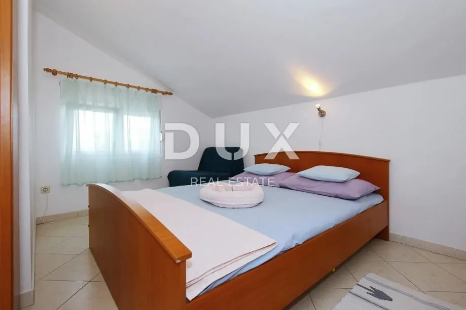 pirovac - apartmanska kuća - slika 13