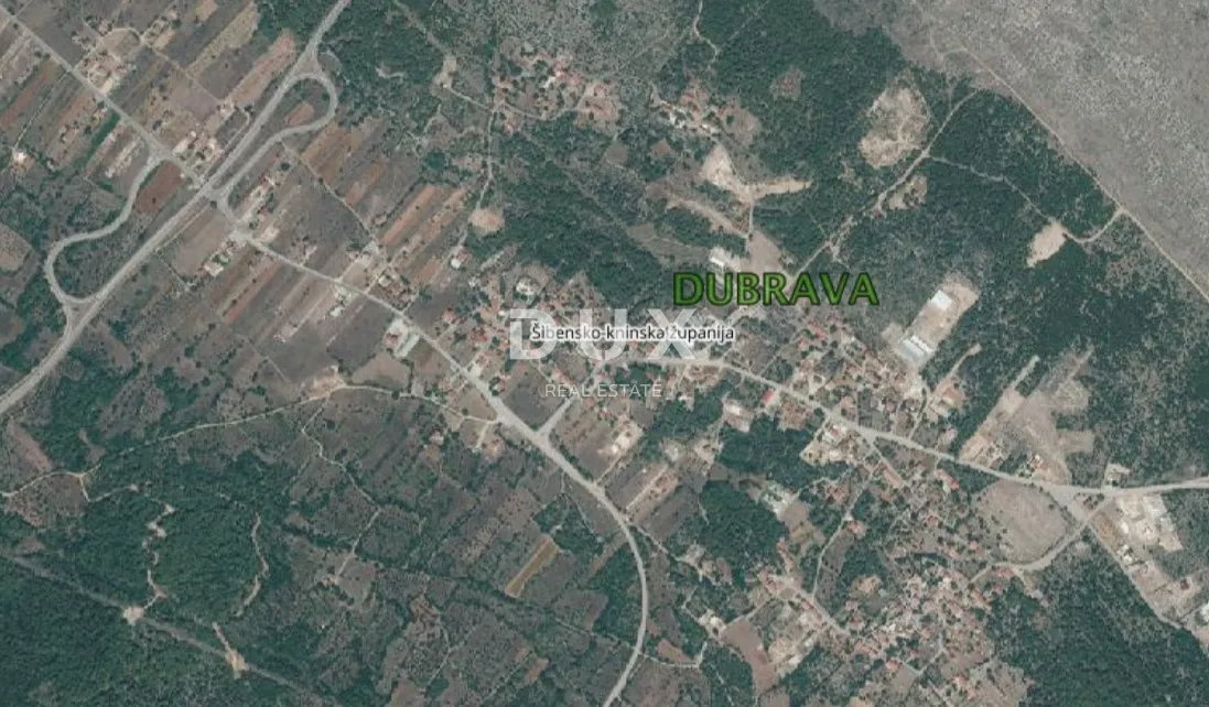 ŠIBENIK, DUBRAVA - Zemljište 1000 m2 – idealno za kuću / villu! - Dubrava kod Šibenika, Šibenik