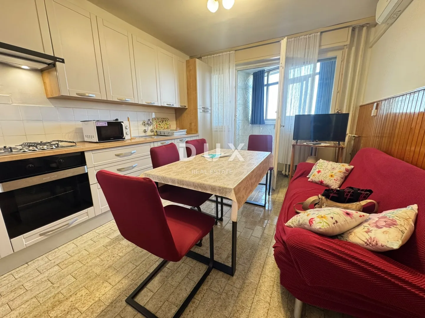rijeka, podmurvice, dvosoban stan 56 m² s pogledom na more - slika 4