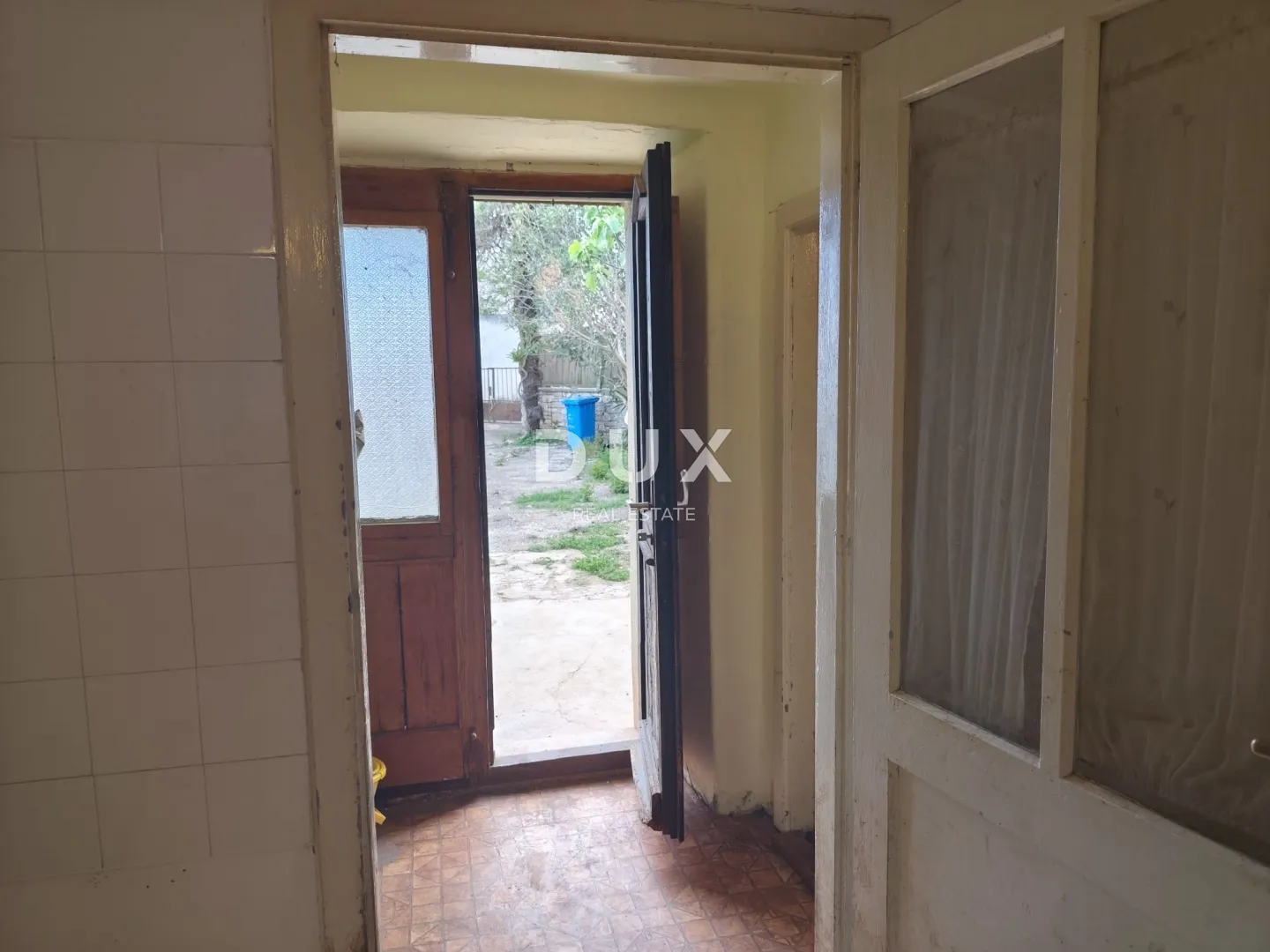istra, peruški - kamena kuća za adaptaciju - slika 2