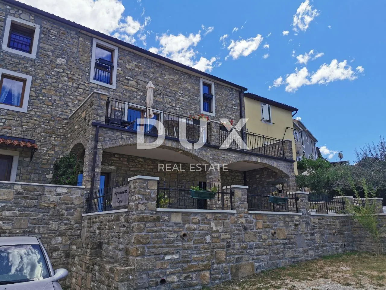 istra, buje - kamena kuća s predivnim pogledom - slika 22