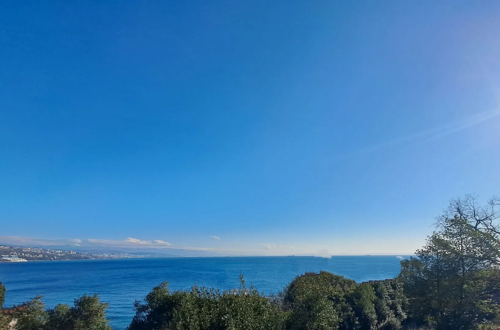 opatija - stan prvi red do mora - slika 1
