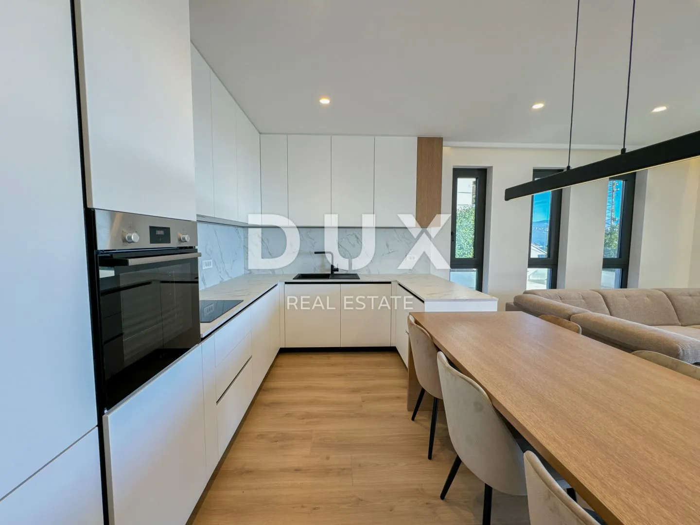 opatija, centar - stan 132m2 u novogradnji s vrtom, bazenom, garažom, pogled na more, centar opatije - slika 12