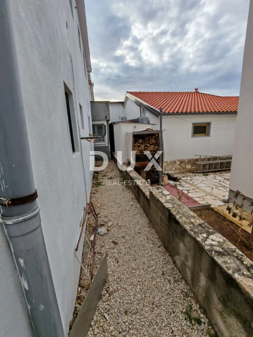 zadar, vir - kuća s čak 5 apartmana! 3 minute hoda udaljena od dviju plaža! - slika 14