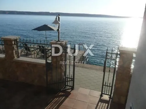 dalmacija, karlobag - kuća za odmor, prvi red do mora - slika 3