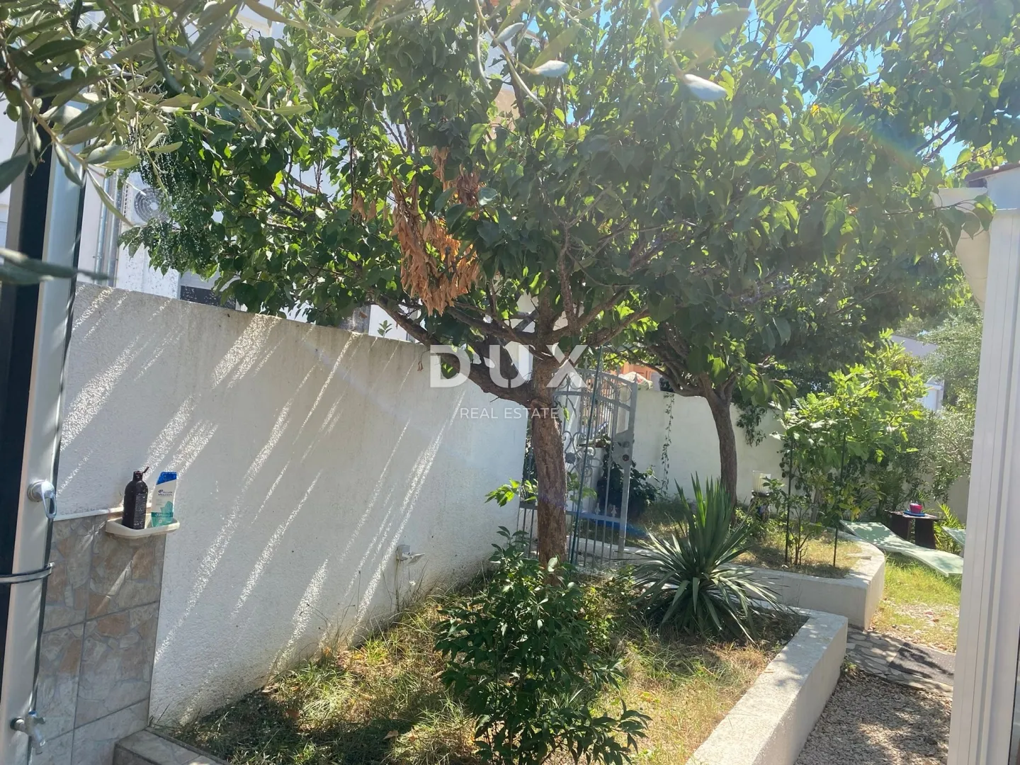 zadar, petrčane – prostran dvoetažni stan 120m² s vrtom! - slika 11