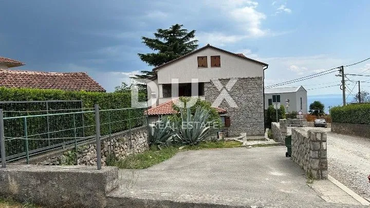 rijeka, srdoči - kuća sa tri stambene jedinice - slika 30
