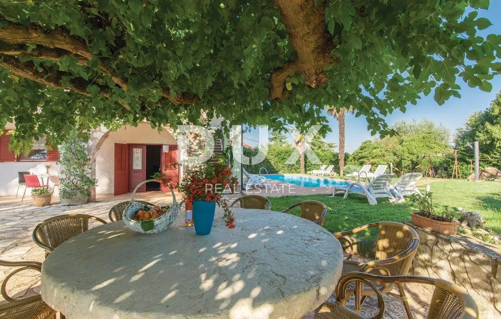 istra, poreč - kuća sa bazenom i uređenom okućnicom - slika 4