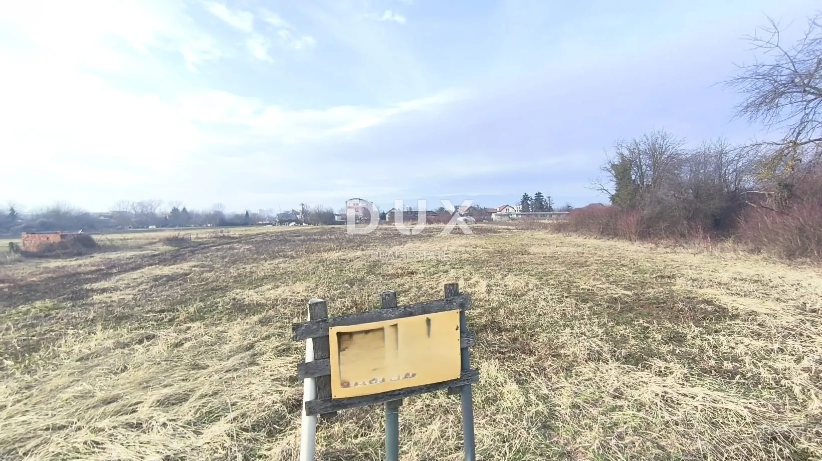 zagreb, borovje poljoprivredno zemljište uz samu cestu! - slika 2