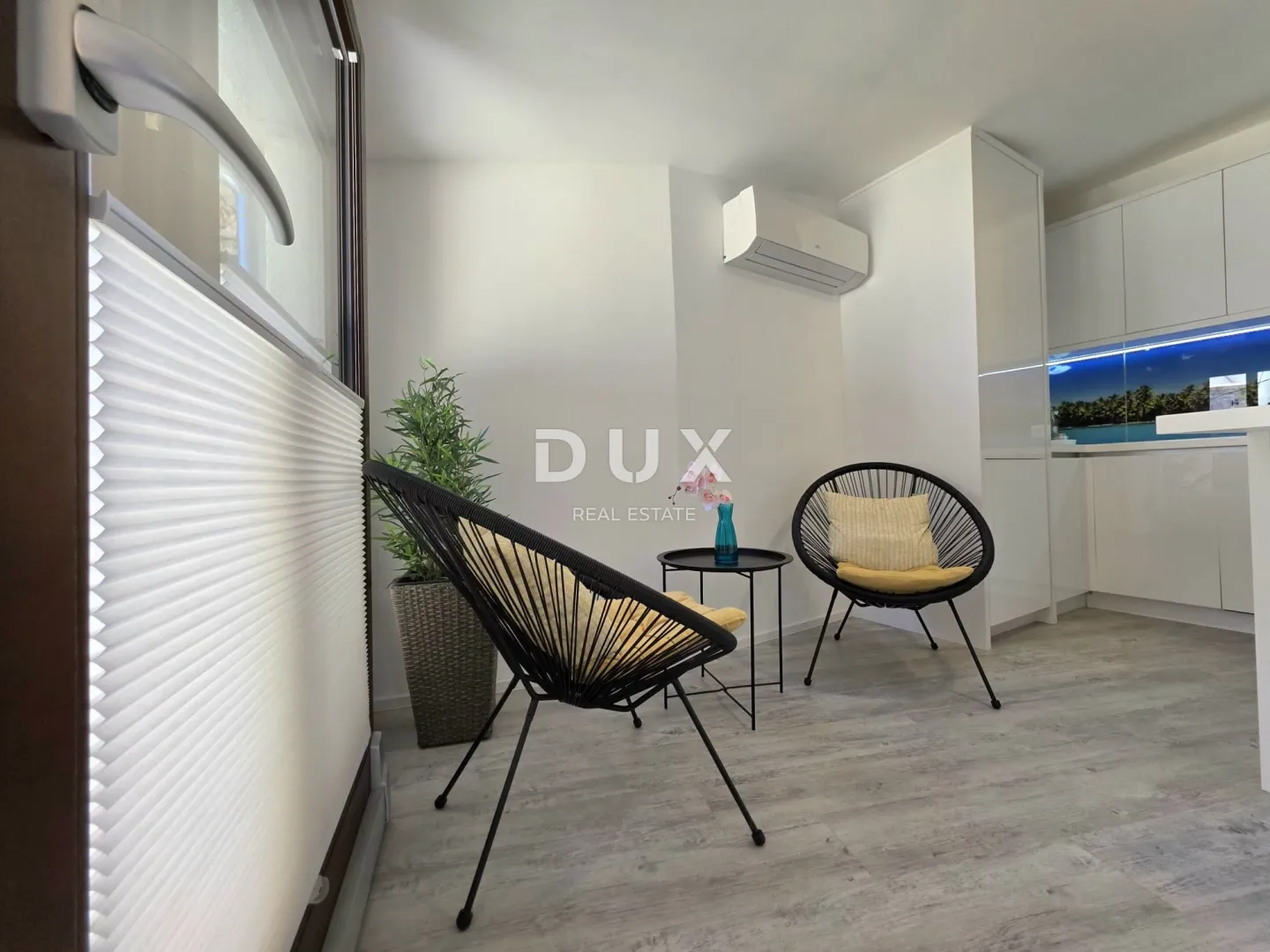 istra, poreč, 290.00 m2, pješačka zona, tri stana - slika 25