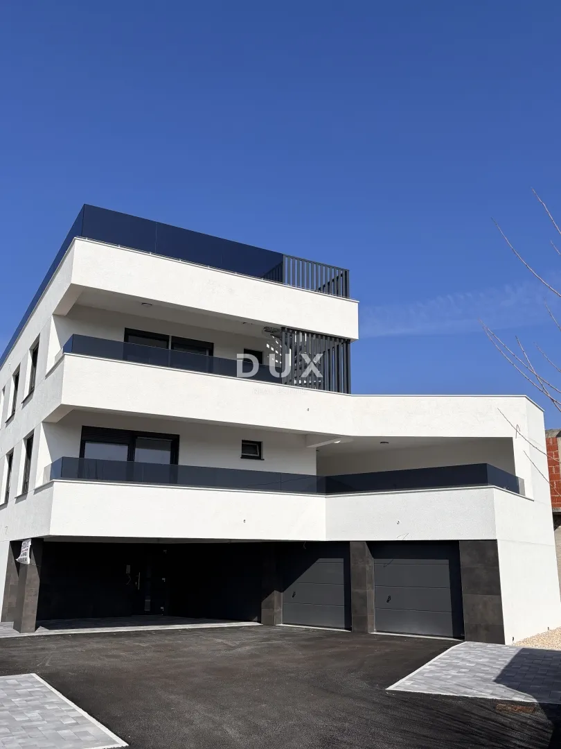 ZADAR, SUKOŠAN - Ekskluzivna prilika! Prizemlje sa vrtom, prvi red do mora s pogledom na Marinu i grad