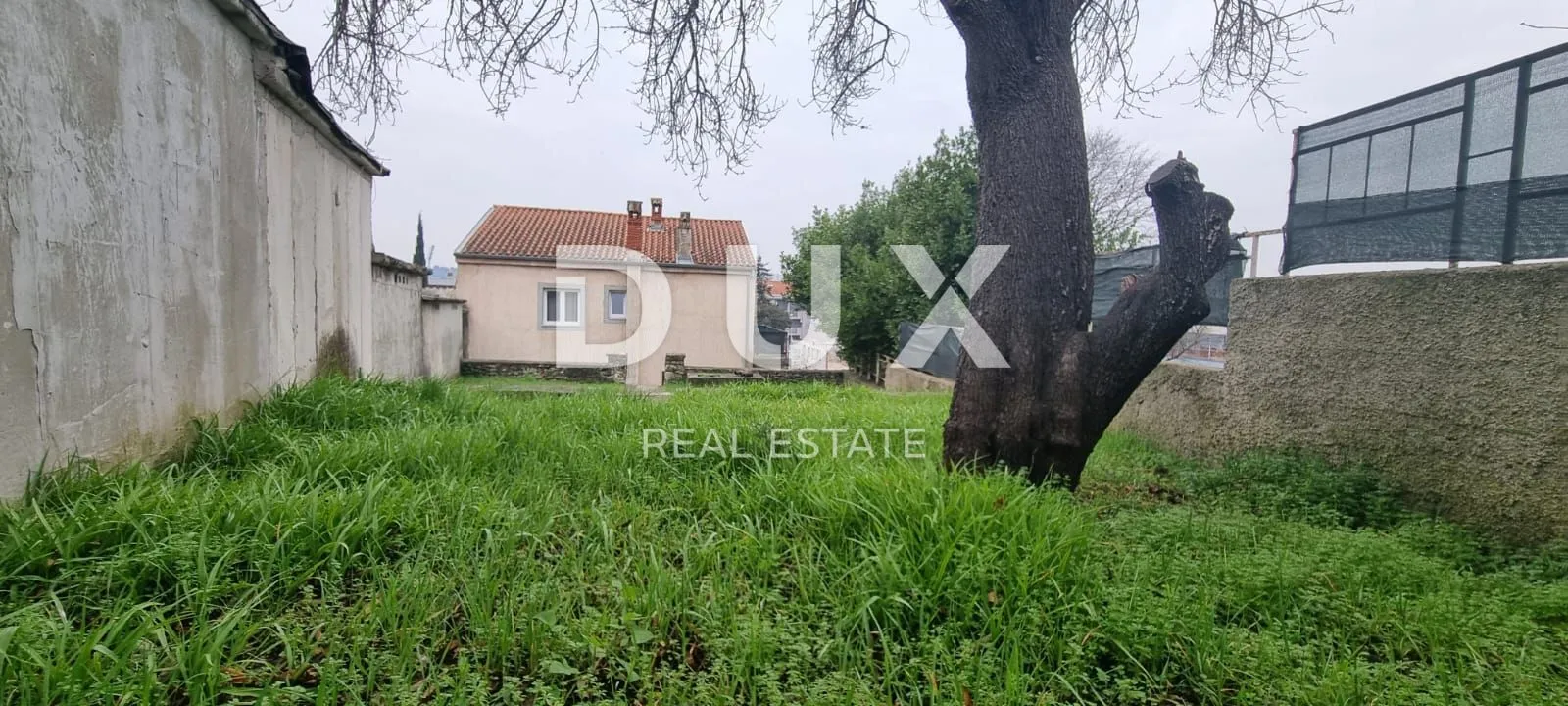 istra, pula kuća s potencijalom u centru grada! - slika 7