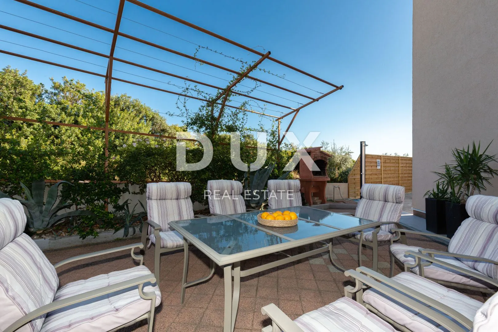 biograd, sveti filip i jakov - sniženo! apartmanska kuća s bazenom i pogledom na more - slika 4