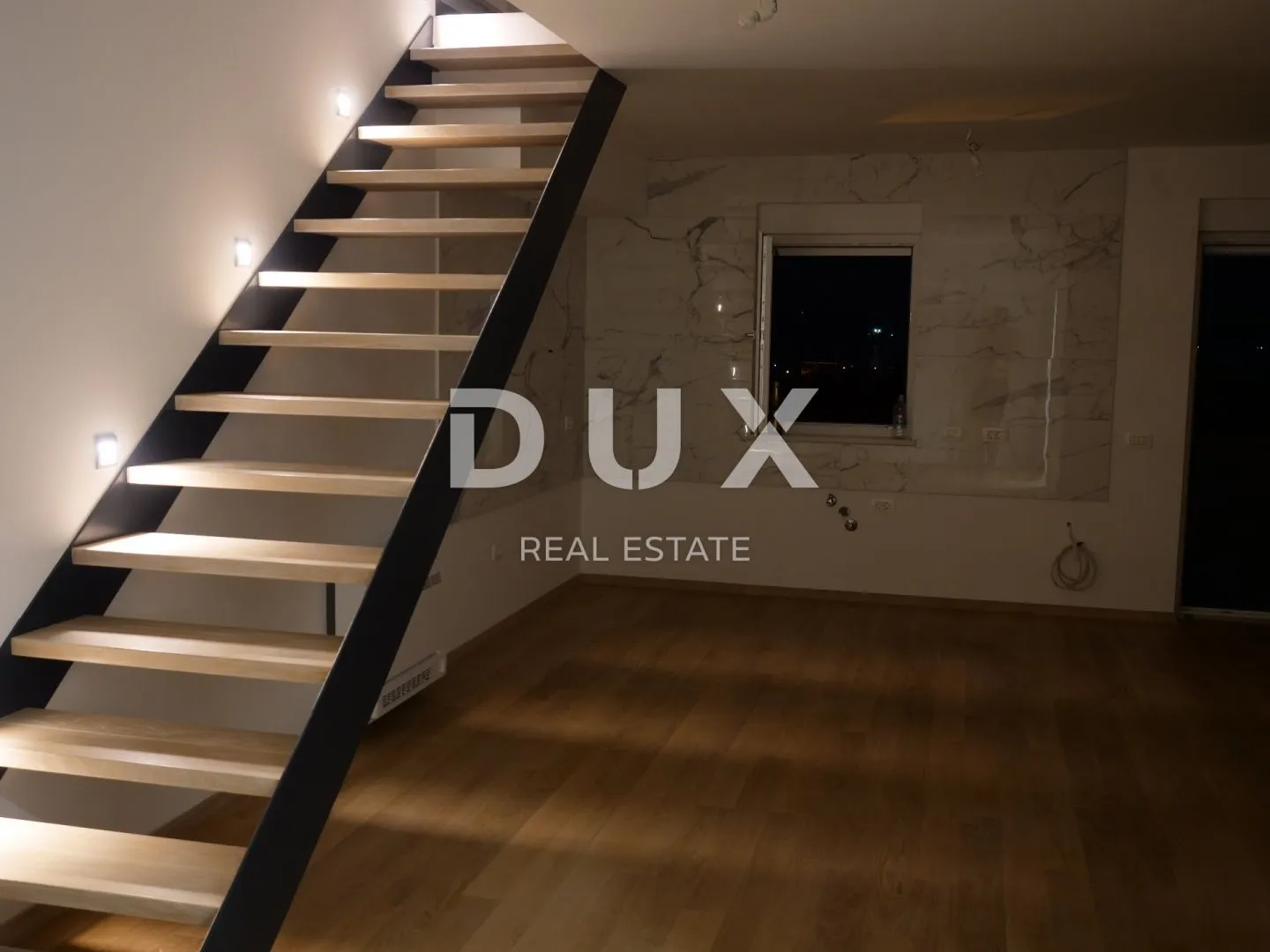 zadar, mocire - penthouse na traženoj lokaciji - slika 12