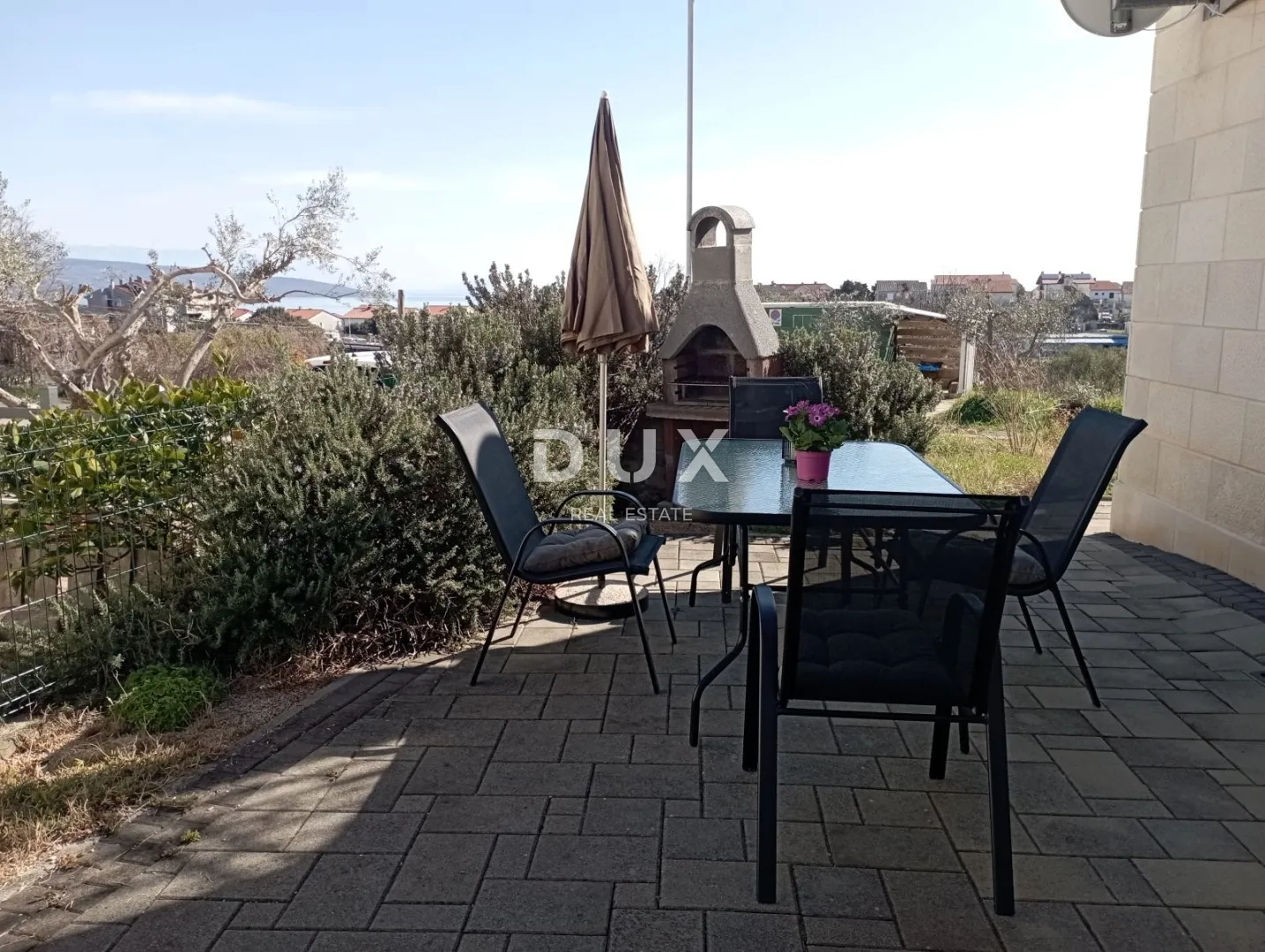 OTOK KRK, GRAD KRK - Apartman u prizemlju s pogledom na more