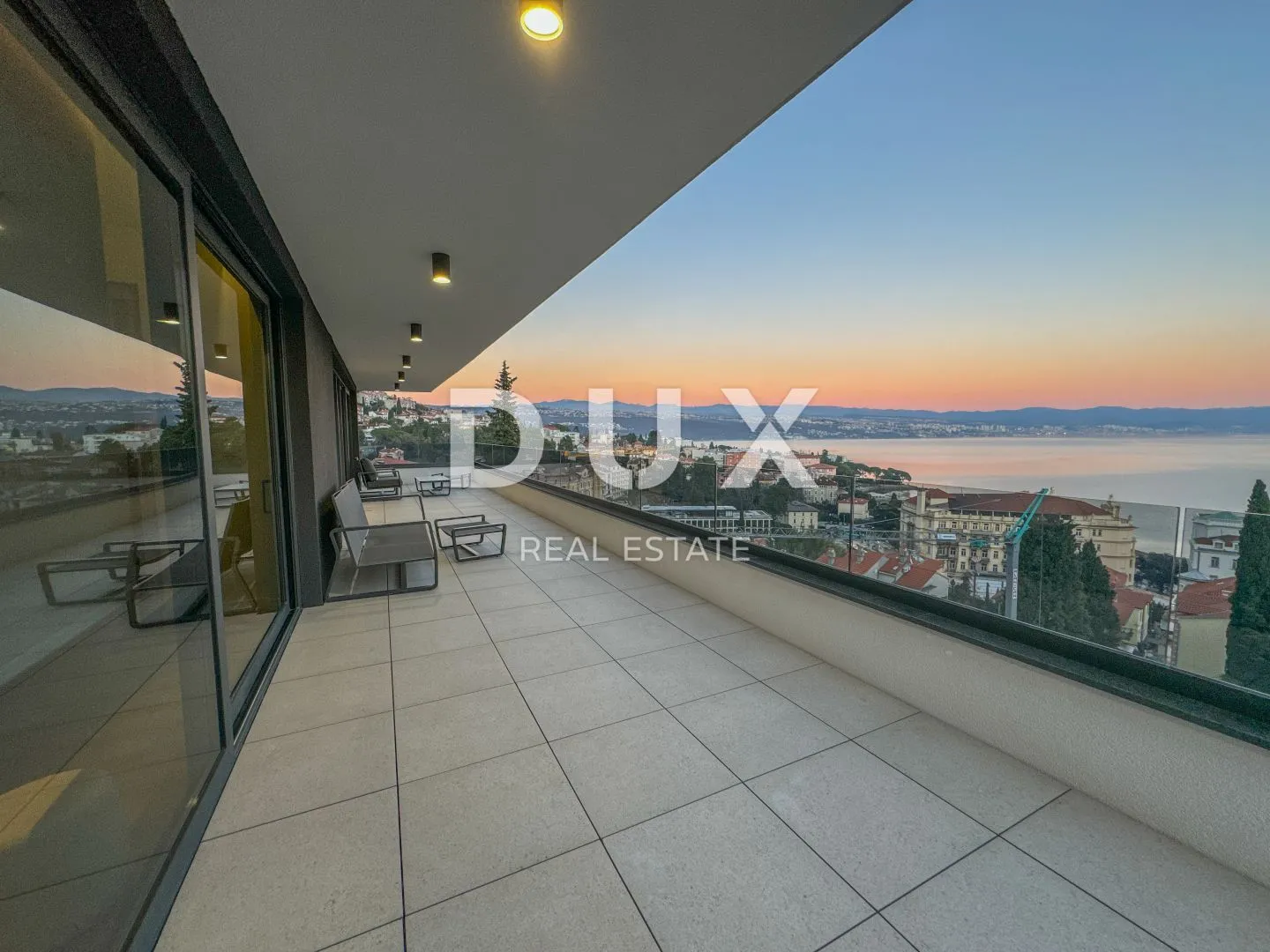 opatija, centar - ekskluzivni penthouse s pogledom, bazenom i garažom - slika 10