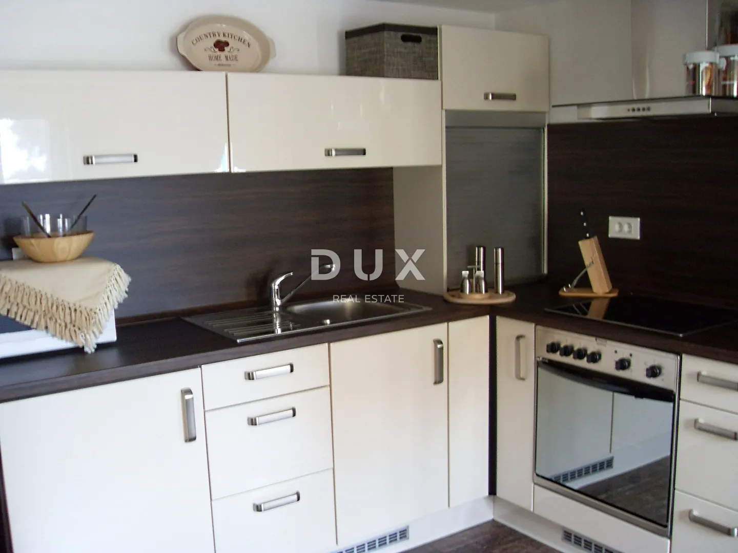 novi vinodolski – elegantna kuća 191 m2, 40 m udaljena od mora - slika 48