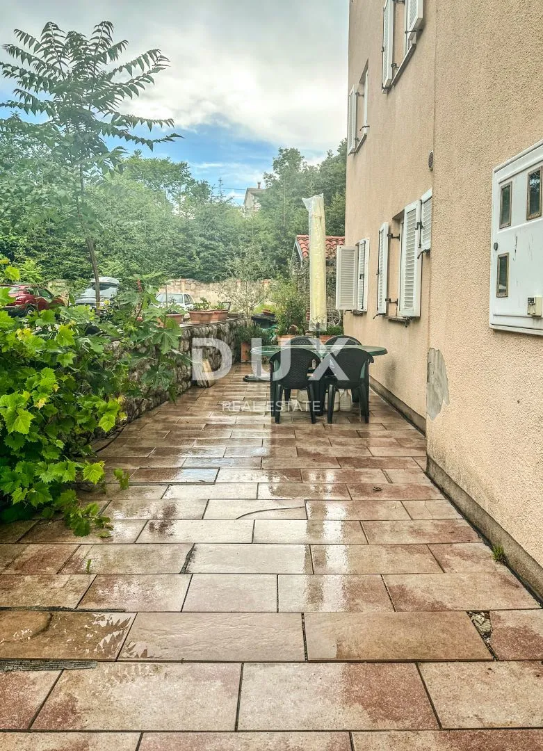 opatija, pobri-stan s lođom i terasom iznad opatije - slika 10